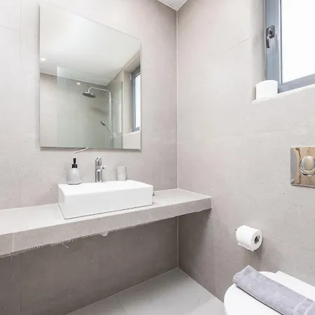 Salty Sun 1 * Kremastí