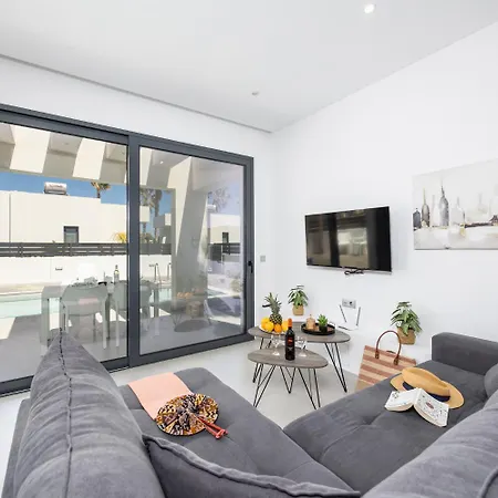 Salty Sun 1 Βίλα Κρεμαστή