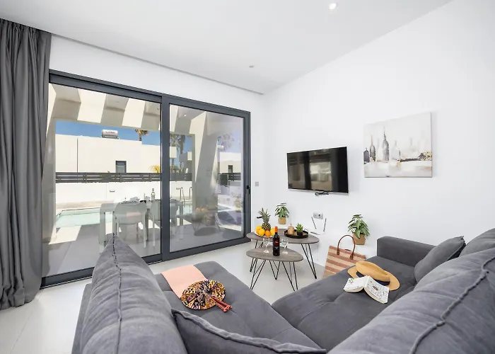 Salty Sun 1 Vila Kremastí